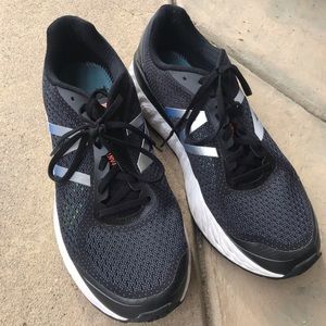 New Balance Mens Sneakers Vongo 2 size 10.5